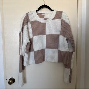 Moon & Madison cropped Checkered Knit Sweater - White and Tan